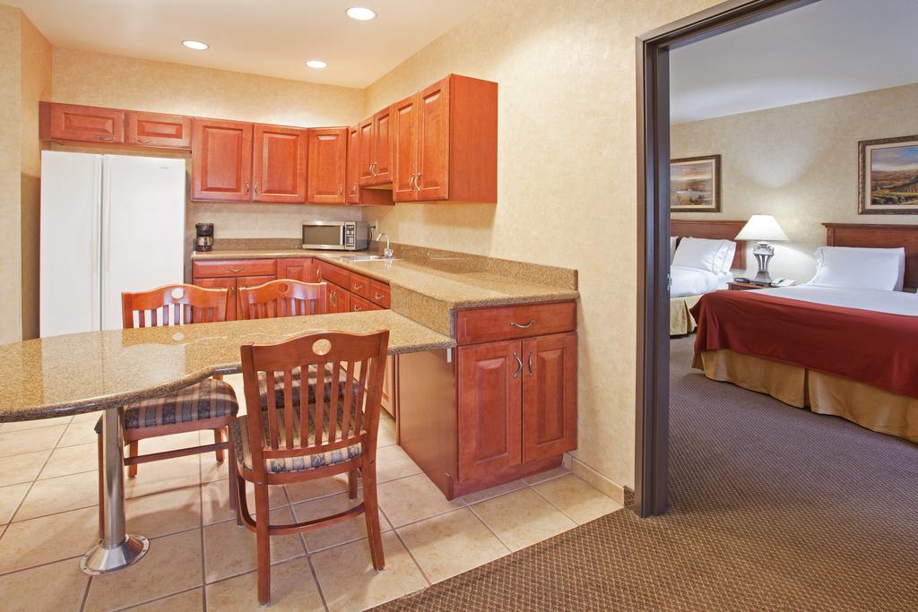 One-Bedroom Suite Two Queen Beds,1276195780:JPEG